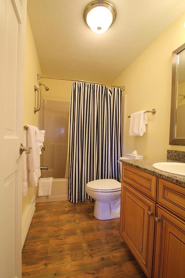 Nautical Mile Resort Wells Extérieur photo