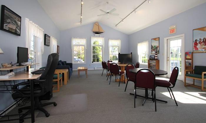 Nautical Mile Resort Wells Extérieur photo