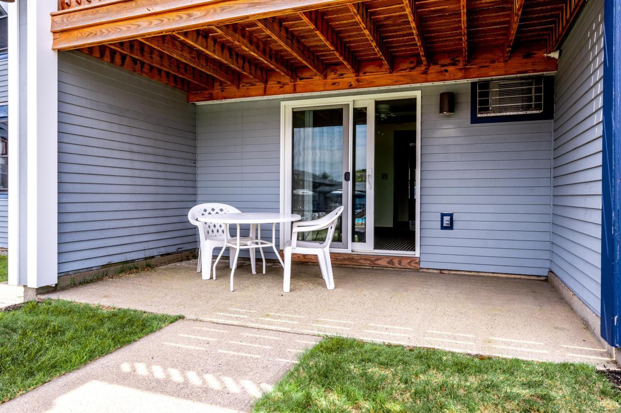 Nautical Mile Resort Wells Extérieur photo
